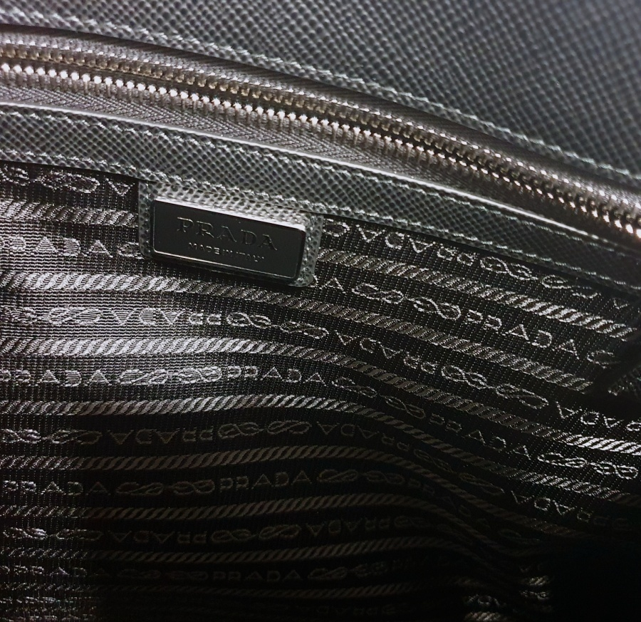 【PRADA】プラダ☆三角ロゴ サフィアーノ トートバッグ☆2VG101
