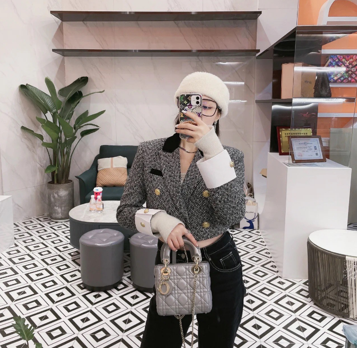 【ディオール国内配送】LADY DIOR マイクロバッグ【最短発送】