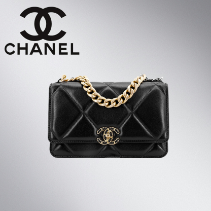 国内即発 CHANEL19 チェーンウォレット 3WAY　入手困難