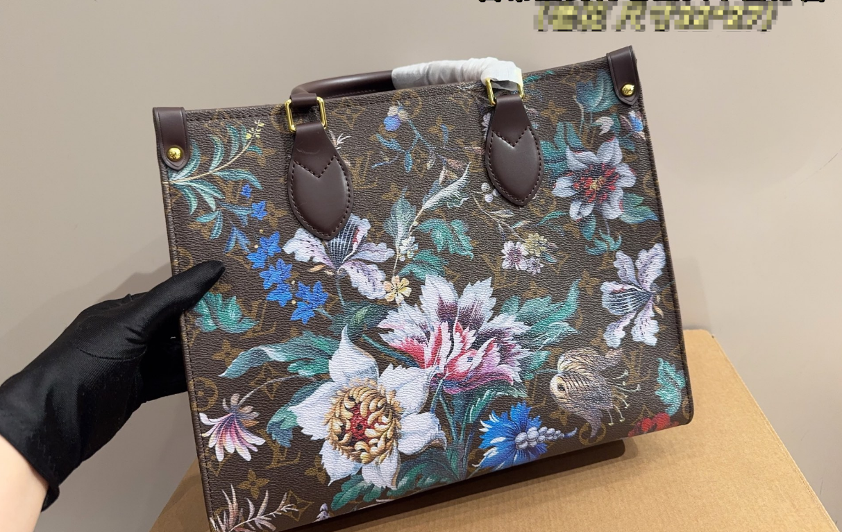 フラワー映えで主役級【Louis Vuitton】トートバッグ