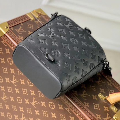 ◆コンパクト【 Louis Vuitton 】ノエ・スリング