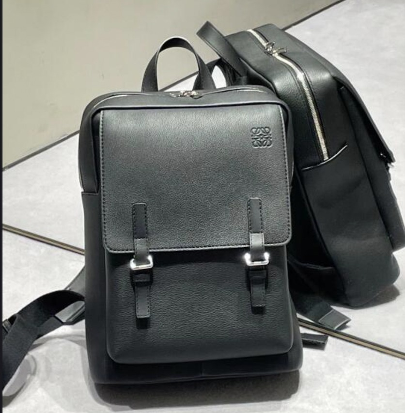 【現地価格！】LOEWE（ロエベ）ミリタリーバックパック