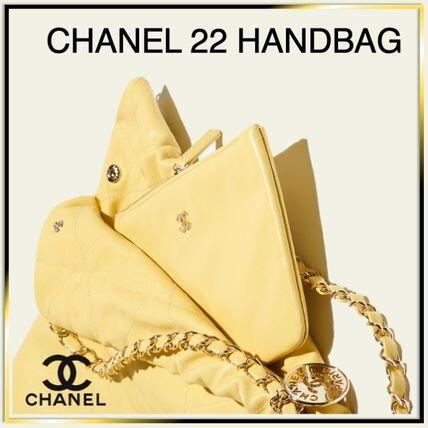 通勤からお出かけまで♪【CHANEL】Chanel 22 Handbag