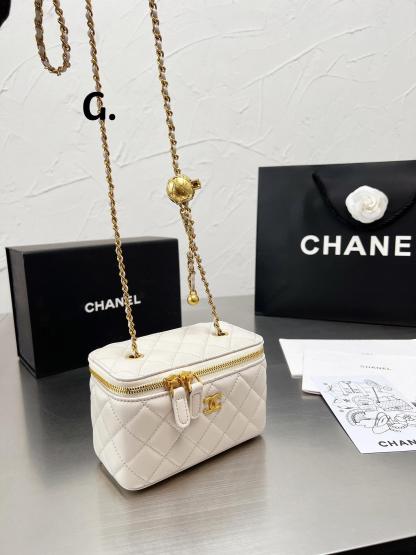 【 特別なオファー】すぐ届く!【シャネル】ヴァニティーケース 関税込み CHANEL