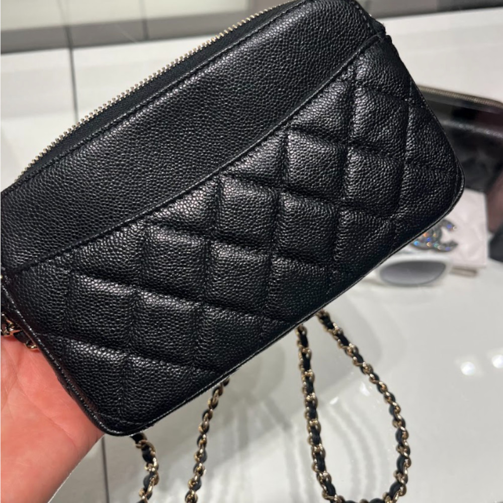 大人可愛い【CHANEL】マトラッセ フラップ フォンケース