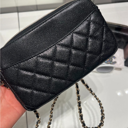 大人可愛い【CHANEL】マトラッセ フラップ フォンケース