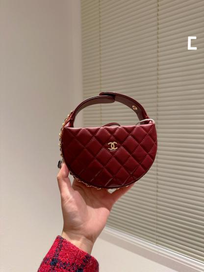 【新作♪】CHANEL POUCH