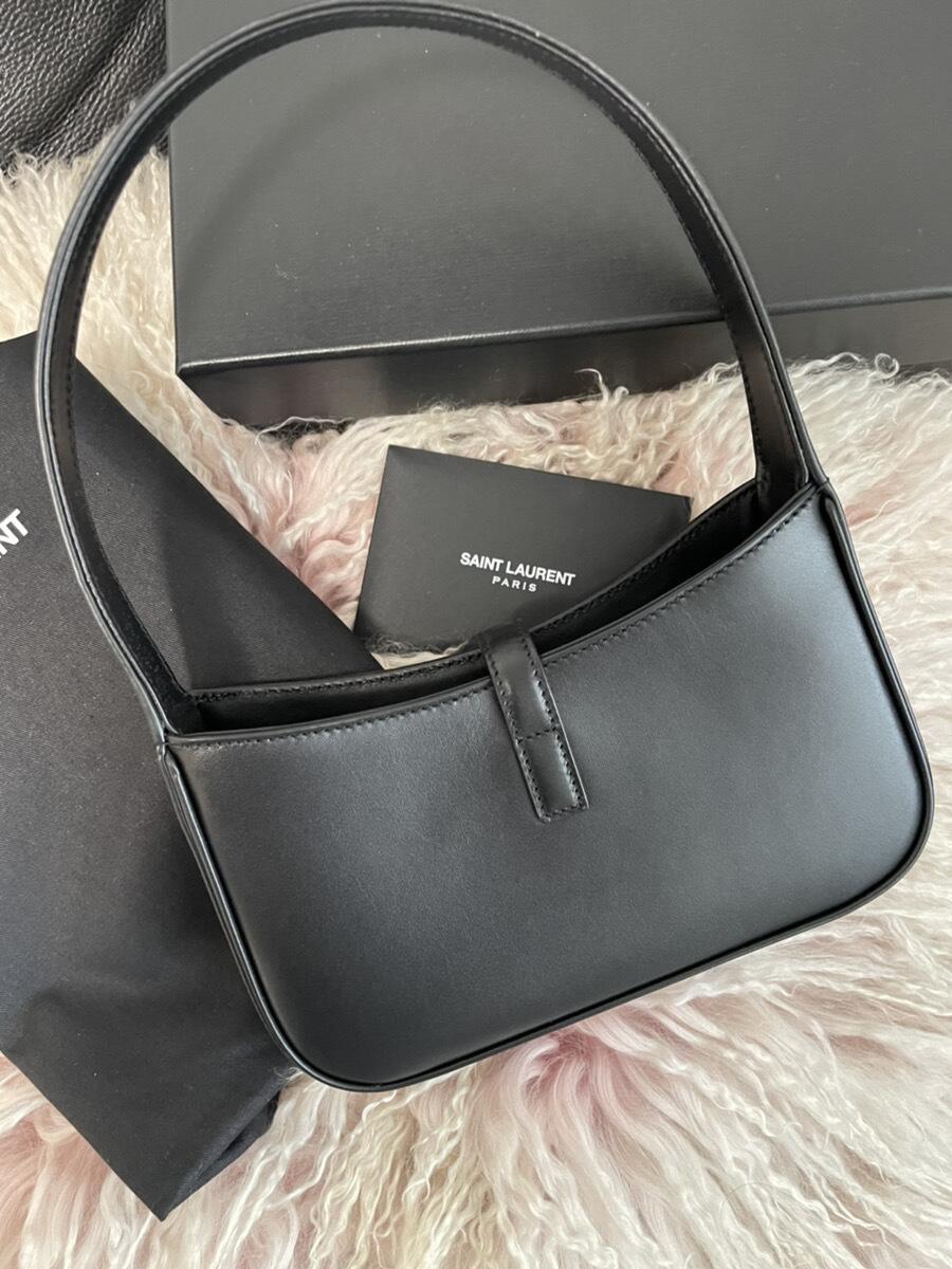 関税送料込国内発送★SAINT LAURENT Le 5 a 7 mini leather bag