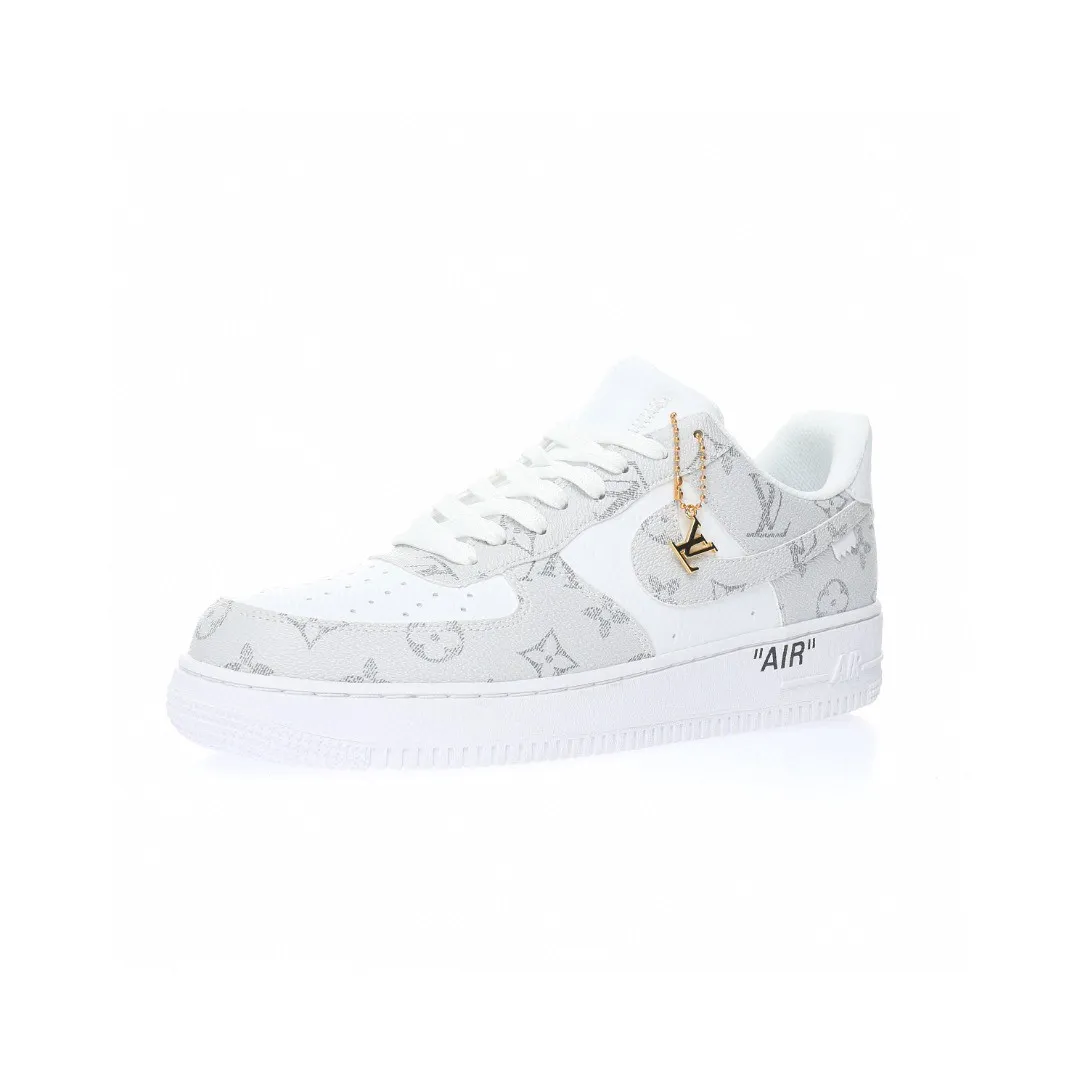 【日本未入荷】♪超入手困難Louis Vuitton x Nike Air Force1 ホワイトグレー【本物保証】【代金引換】