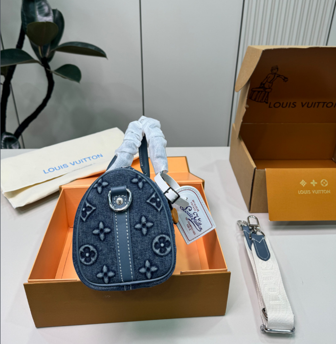 [SALE]ヴィトン Vuitton レア キーポルバンドリエール 25