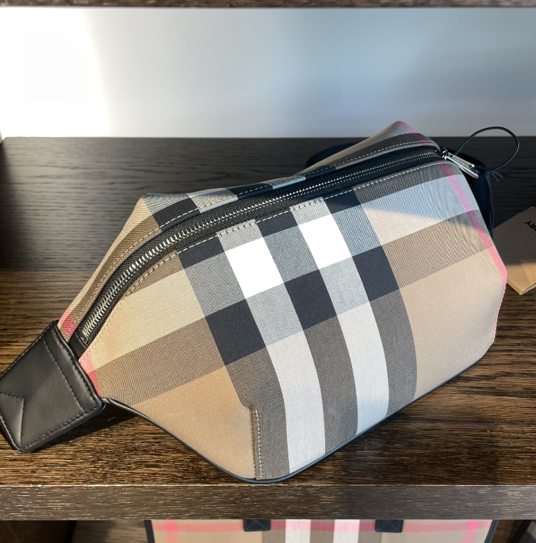 BURBERRY☆大人気ショルダーバッグ☆ML SONNY CHK