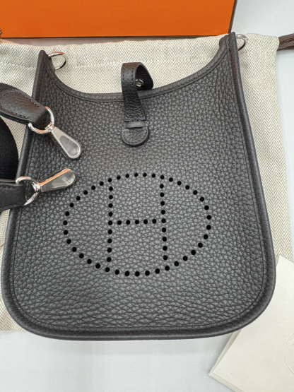 【入手困難】すぐ届く☆エルメス ミニエヴリンTPM 16 ノアール