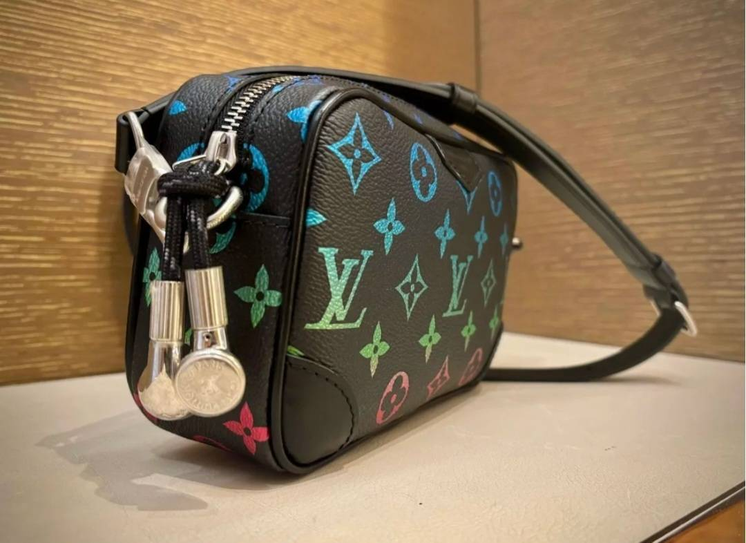 【カラフルグラデ モノグラム/黒】Louis Vuitton TROCADERO WW