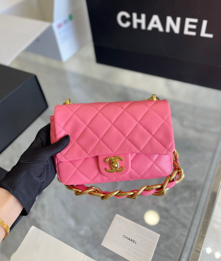 すぐ届く国内発送★CHANEL存在感と品のあるラージフラップバッグ