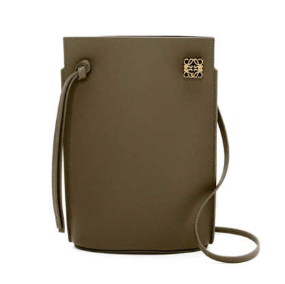 【大人気☆】LOEWE ロエベ ショルダーバッグ 便利なサイズ感♪