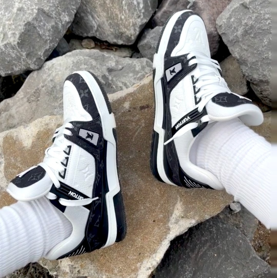 ◆人気を誇る1足【 LV 】LV トレイナー・ライン スニーカー