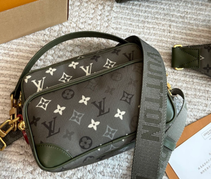 新作*LV*Nil カーキグリーンモノグラム ショルダーバッグ M27095