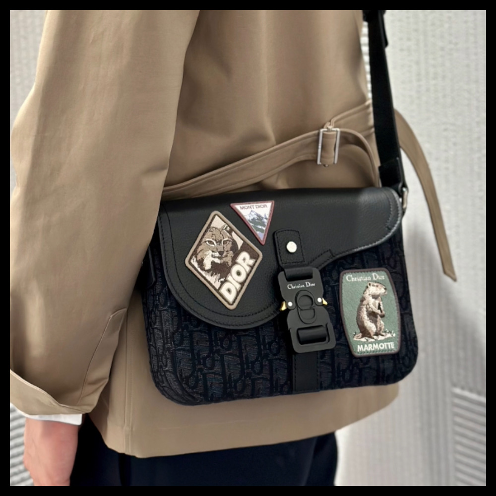 【モダンでコンパクト♪】ディオール★メッセンジャーバッグ