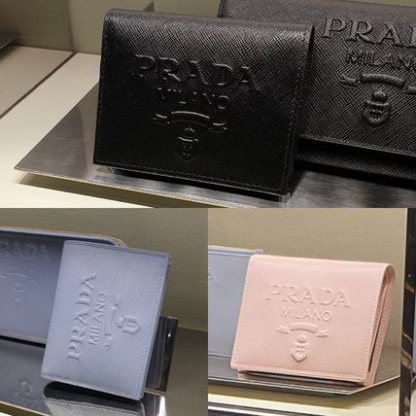 PRADAミニ財布★2つ折りレザー☆ロゴ付き