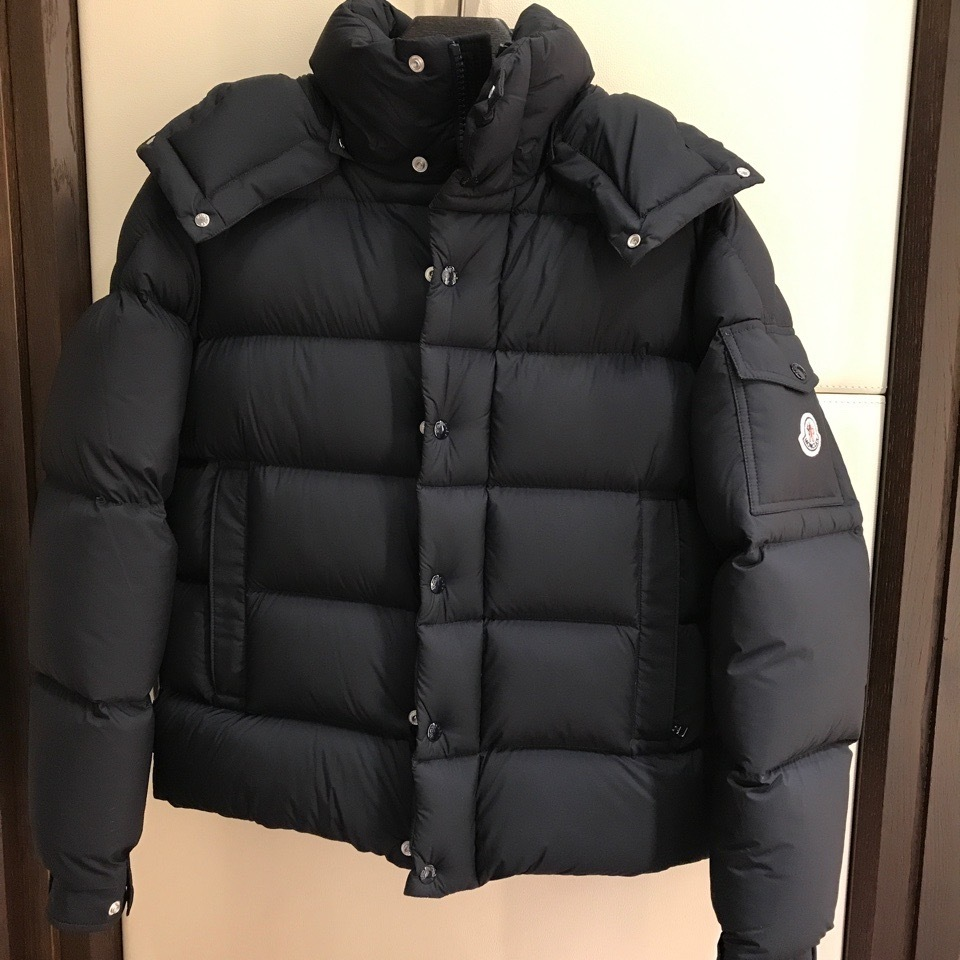 パリ直営店買付！【MONCLER】VEZERE ショートダウン