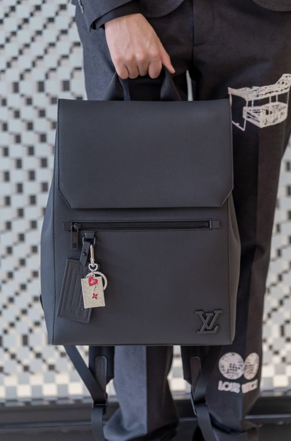 【クールなシルエット♪】Louis Vuitton★バッグパック