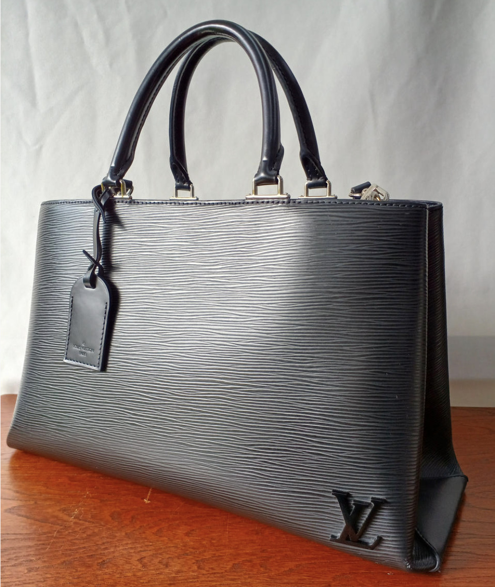 大人気♪ Louis Vuitton（ヴィトン）エピ バッグ