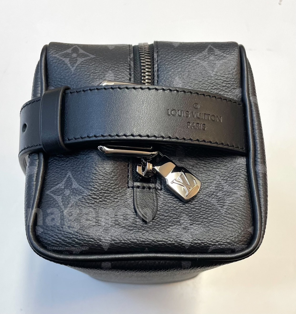 【国内直営即発】セカンドバッグにも!LVロッカー ドップ・キット