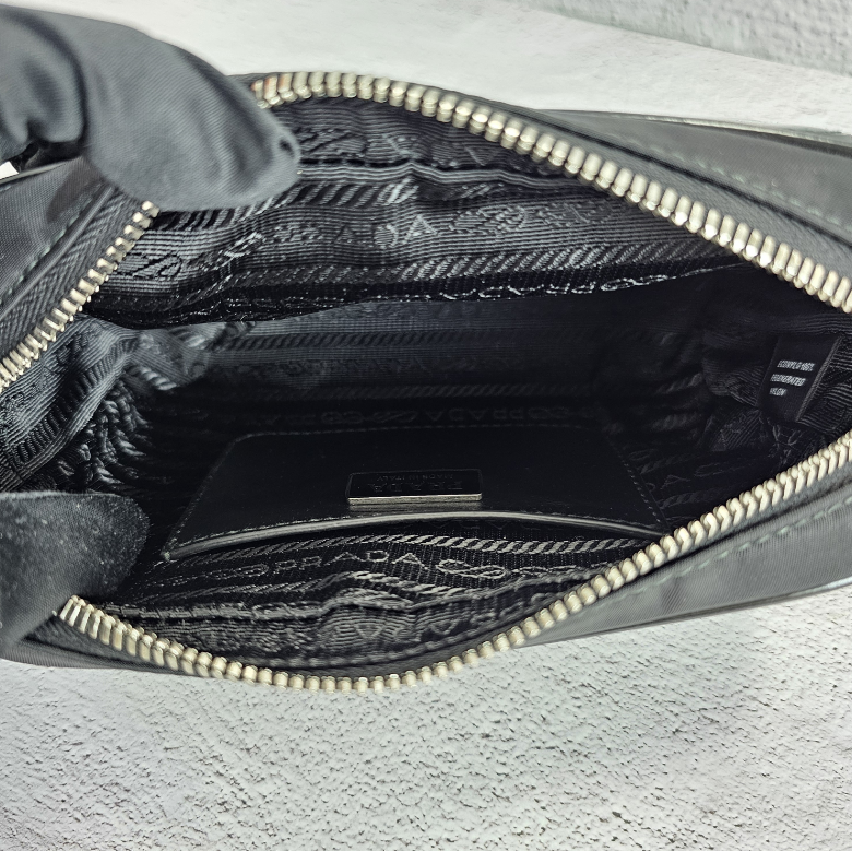 ★関税込★PRADA★Re-Nylon ブラッシュドレザークロスバッグ★