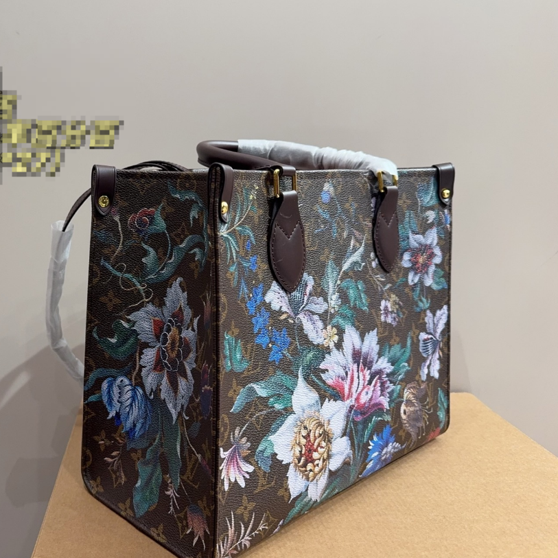 フラワー映えで主役級【Louis Vuitton】トートバッグ