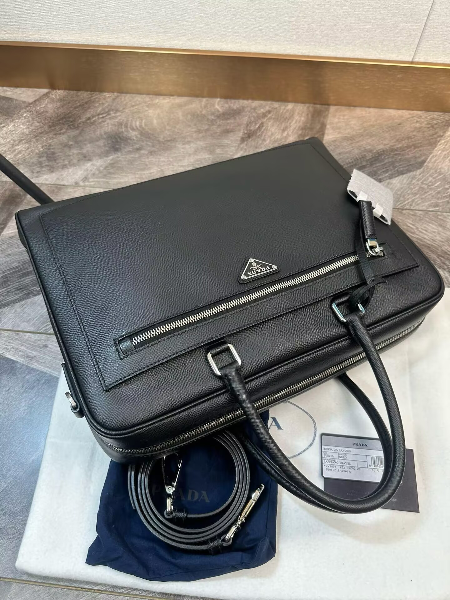 【PRADA】セール！一つ持っておきたい大人ハンドバッグ