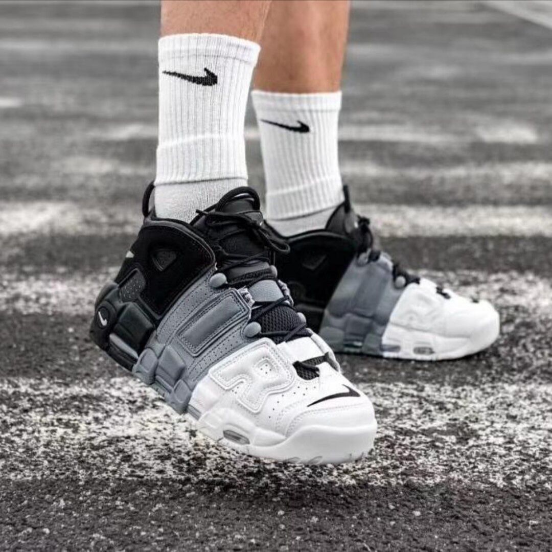 ナイキエアモアアップテンポトレカラー（GS）3色ステッチ