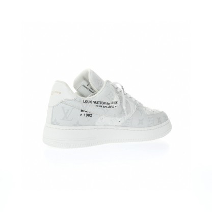 【日本未入荷】♪超入手困難Louis Vuitton x Nike Air Force1 白いエンボスパターン【本物保証】【代金引換】