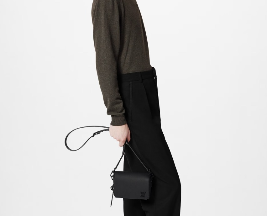 【メンズに大人気】Louis Vuitton　ウエアラブル　ウォレット