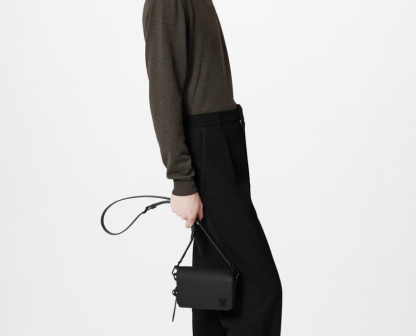 【メンズに大人気】Louis Vuitton　ウエアラブル　ウォレット