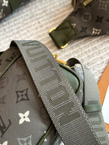 新作*LV*Nil カーキグリーンモノグラム ショルダーバッグ M27095