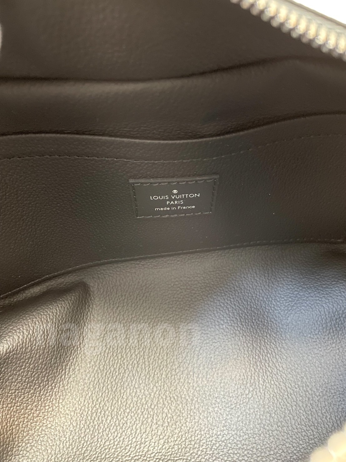 【国内直営即発】セカンドバッグにも!LVロッカー ドップ・キット