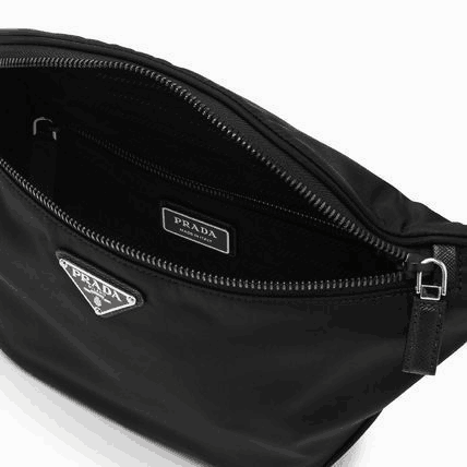PRADA★ブラック リナイロン ベルトバッグ★関税込み