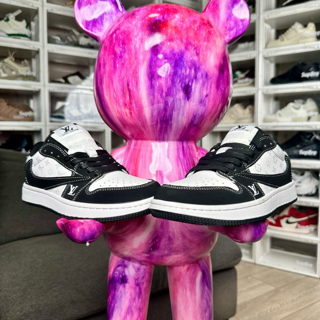 ◆正規品louis voitton◆Travis Scott x Nike Air Jordan 1 Low 送料無料