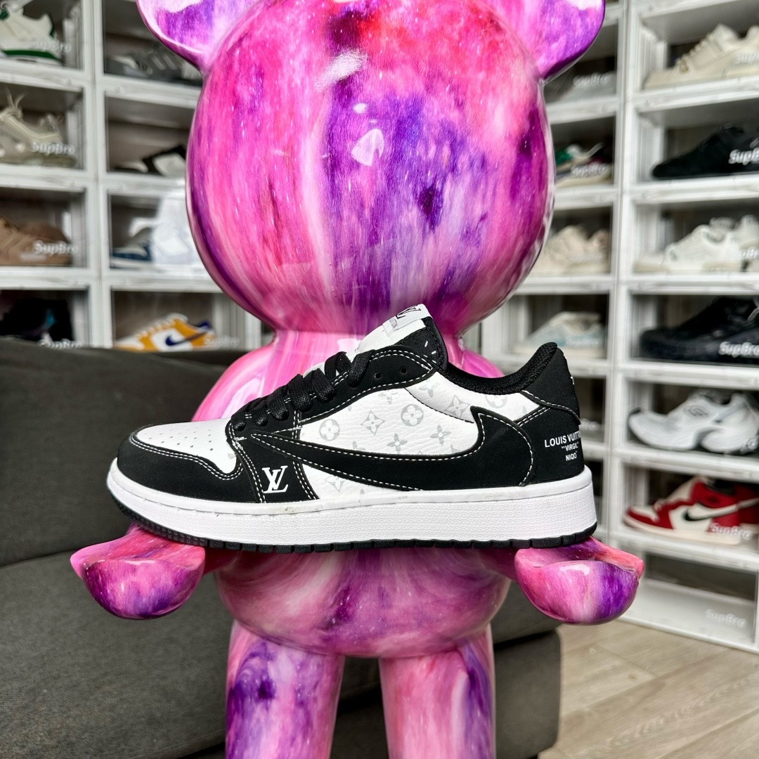 ◆正規品louis voitton◆Travis Scott x Nike Air Jordan 1 Low 送料無料