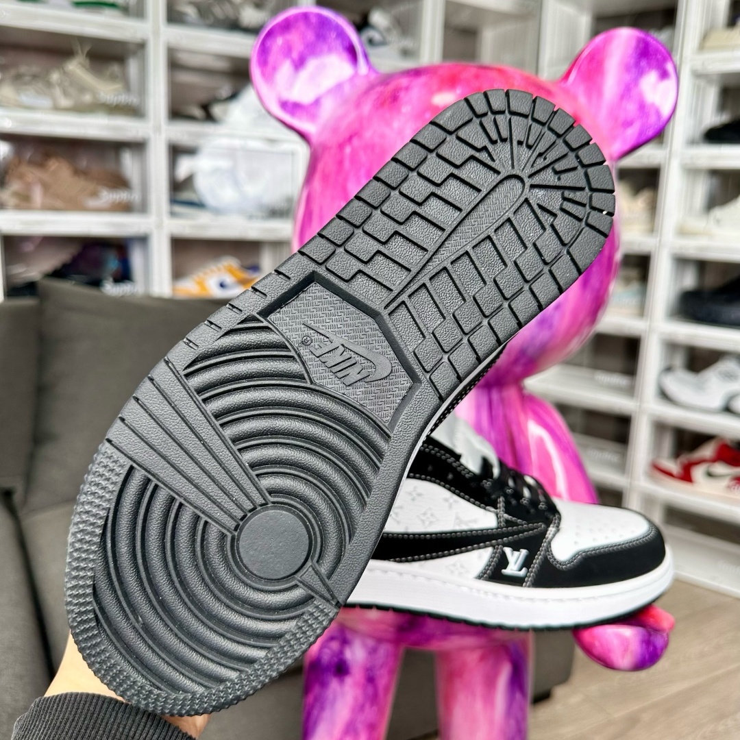 ◆正規品louis voitton◆Travis Scott x Nike Air Jordan 1 Low 送料無料