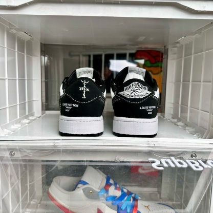 ◆正規品louis voitton◆Travis Scott x Nike Air Jordan 1 Low 送料無料