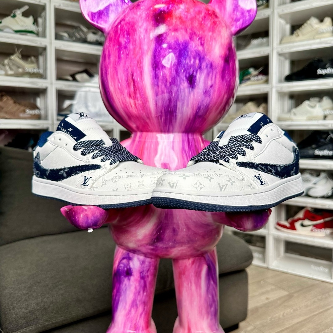 ◆正規品louis voitton◆Travis Scott x Nike Air Jordan 1 Low 送料無料