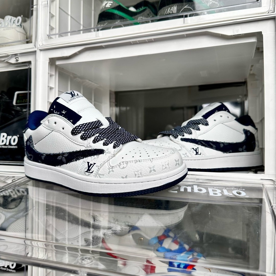 ◆正規品louis voitton◆Travis Scott x Nike Air Jordan 1 Low 送料無料
