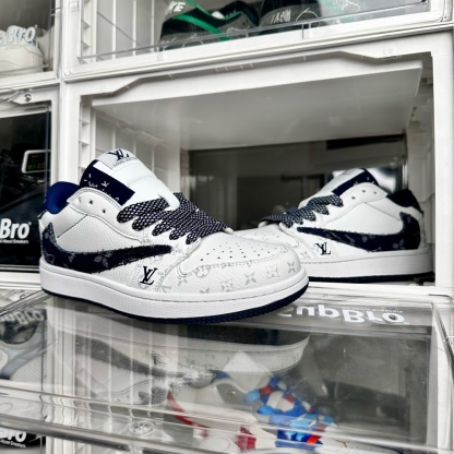 ◆正規品louis voitton◆Travis Scott x Nike Air Jordan 1 Low 送料無料