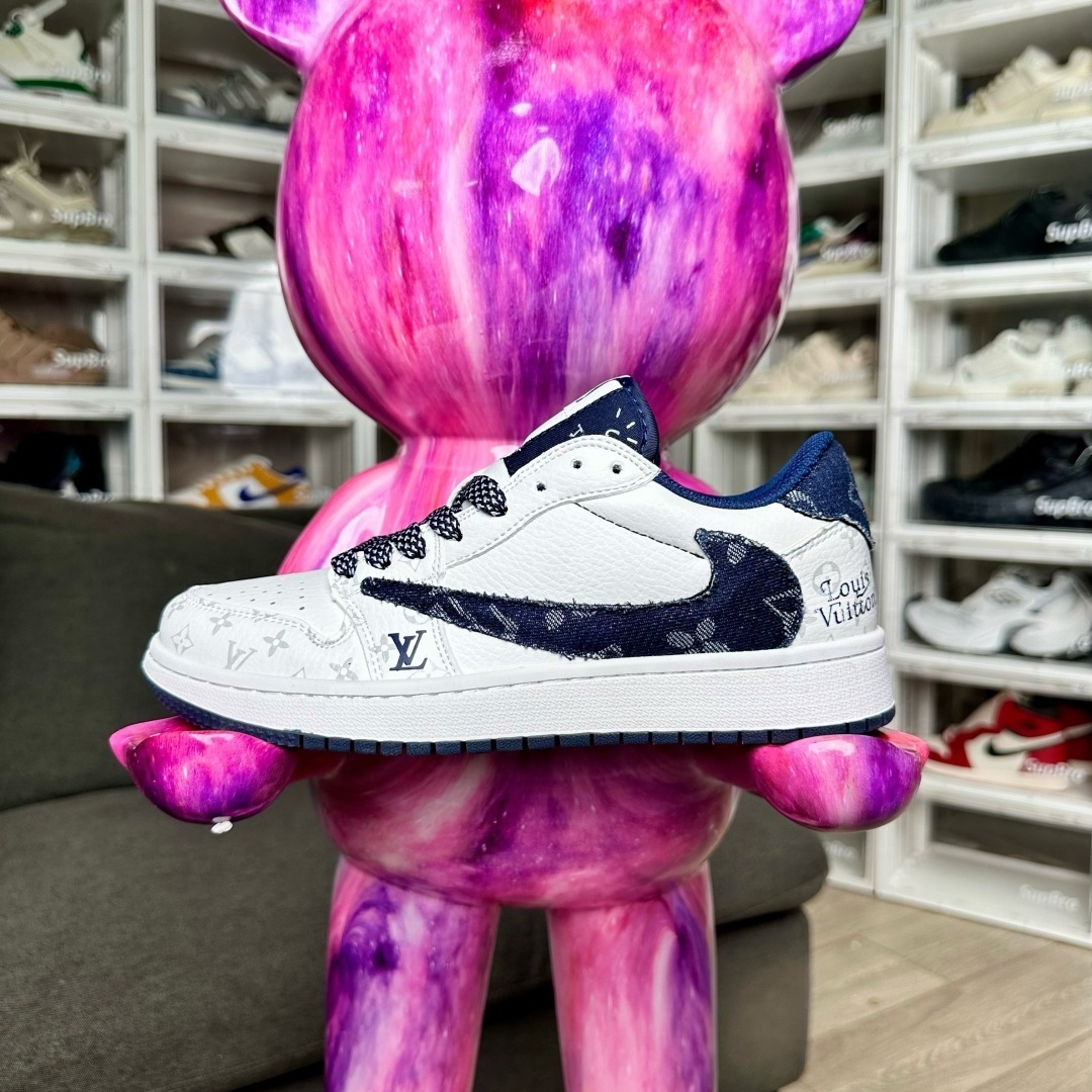◆正規品louis voitton◆Travis Scott x Nike Air Jordan 1 Low 送料無料