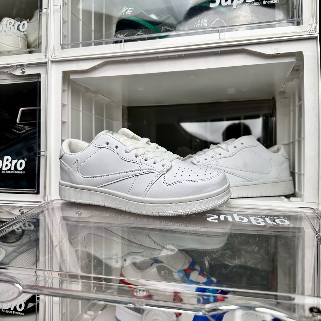 ◆正規品◆Travis Scott x Nike Air Jordan 1 Low white送料無料