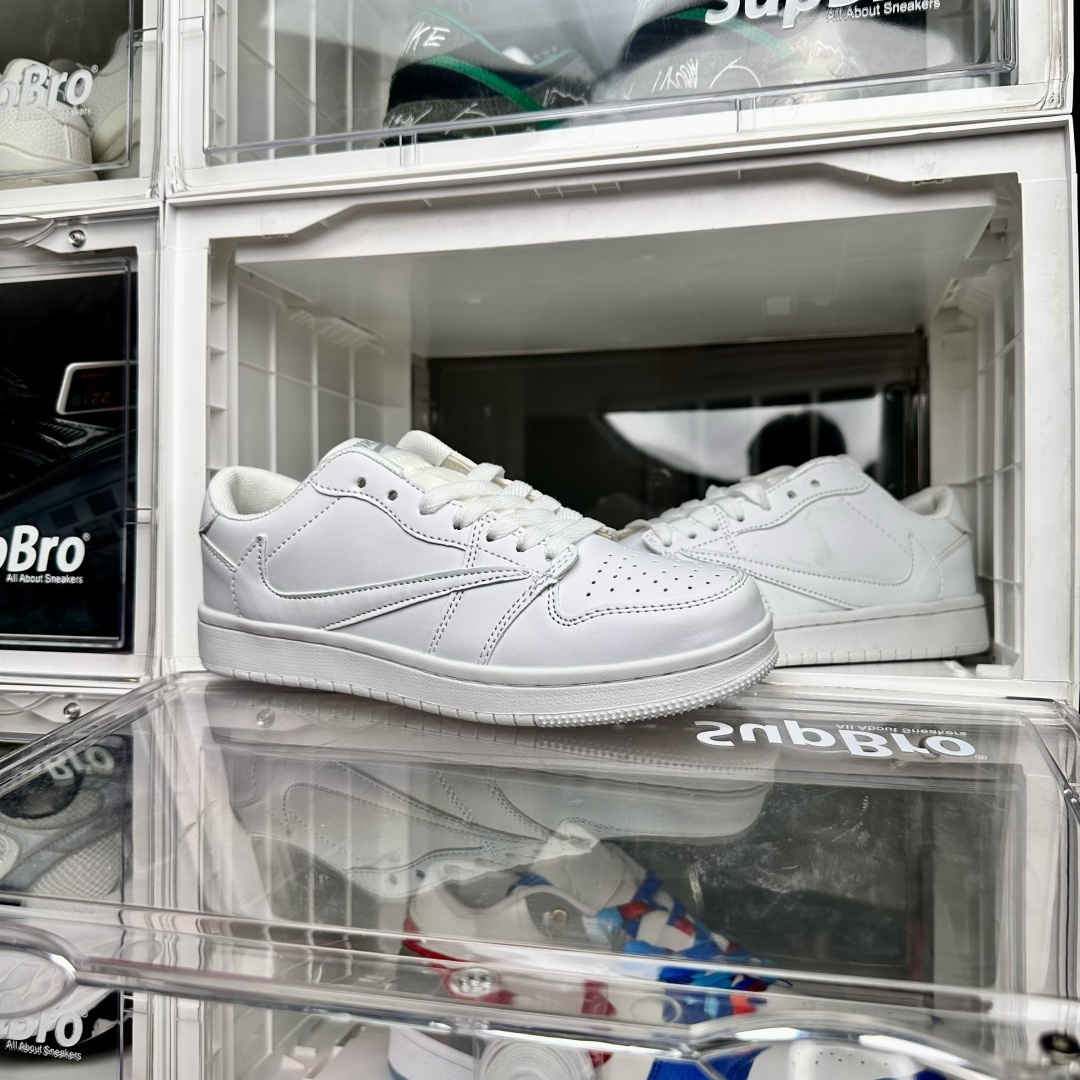 ◆正規品◆Travis Scott x Nike Air Jordan 1 Low white送料無料