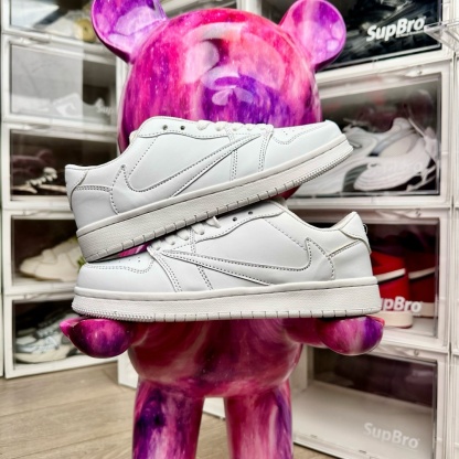 ◆正規品◆Travis Scott x Nike Air Jordan 1 Low white送料無料