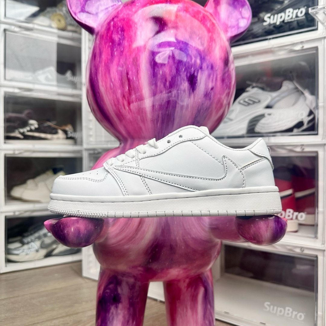 ◆正規品◆Travis Scott x Nike Air Jordan 1 Low white送料無料