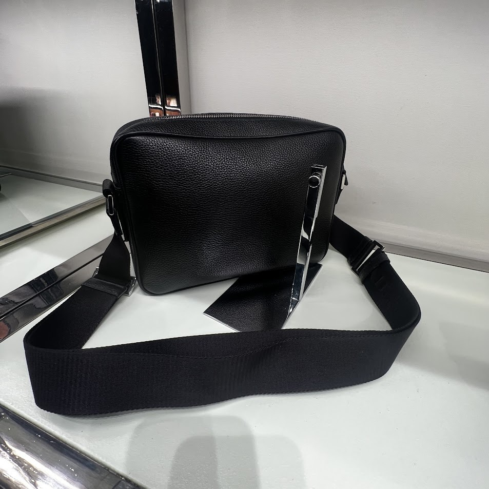 ♪直営アウトレット♪PRADA レザーショルダーバッグ 2VH094